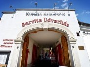 Servita Udvarház Apartman Eger