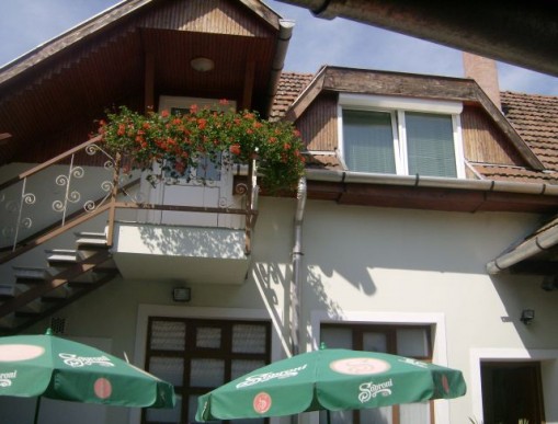   - Sweet Home Apartman Eger