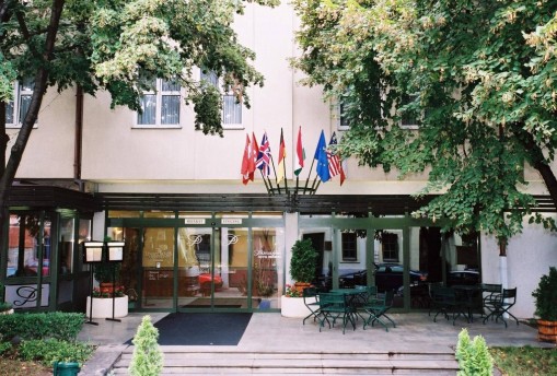   - Hotel Unicornis Eger