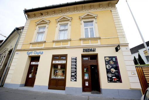   - Zuzmó Apartman Eger