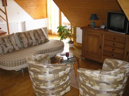   - Komfort Apartman Eger